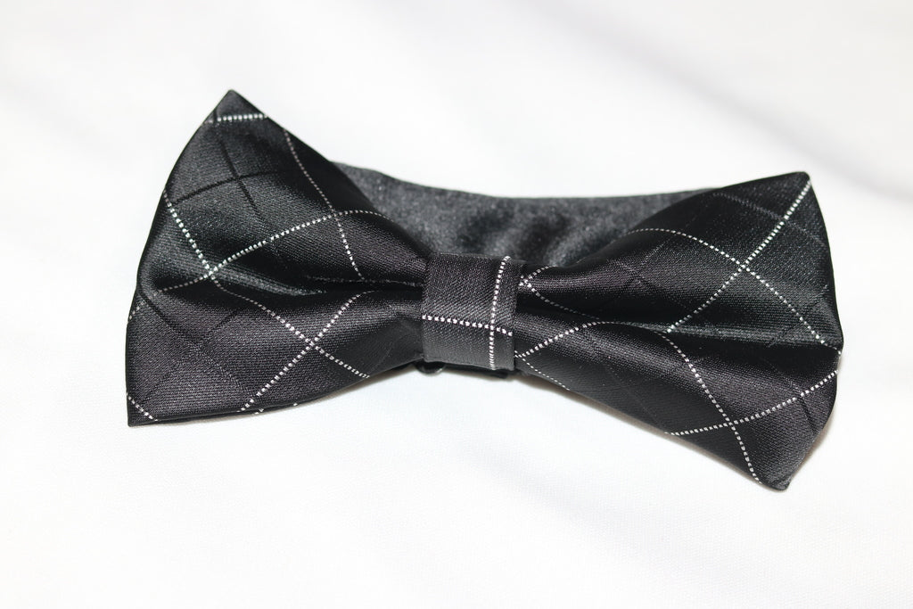 Modern Stripes Print Bow Tie