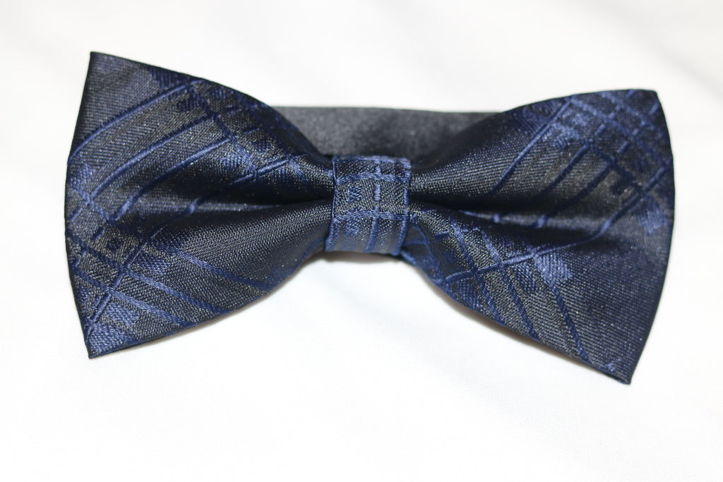 Modern Stripes Print Bow Tie